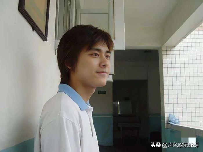 李易峰的音乐视频播放量破亿，广受欢迎_继续播放李易峰的短视频_我想看李易峰视频