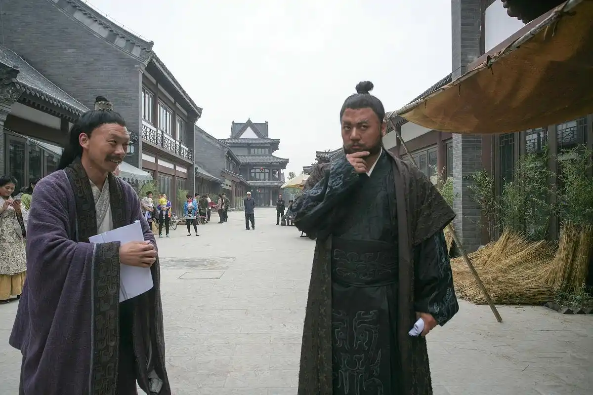 三国演义中的刘备形象_简析《三国演义》中刘备形象_刘备与三国演义中的形象分析