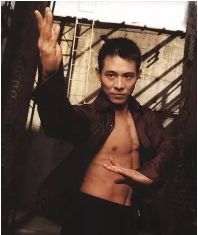 李小龙对比明星武打视频_李小龙与其他武打明星的对比_李小龙的武打片都是真实的嘛