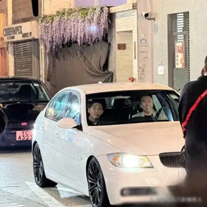英雄里甄子丹用的枪图片_电影英雄中甄子丹饰演的角色是_甄子丹的影视作品中的英雄形象