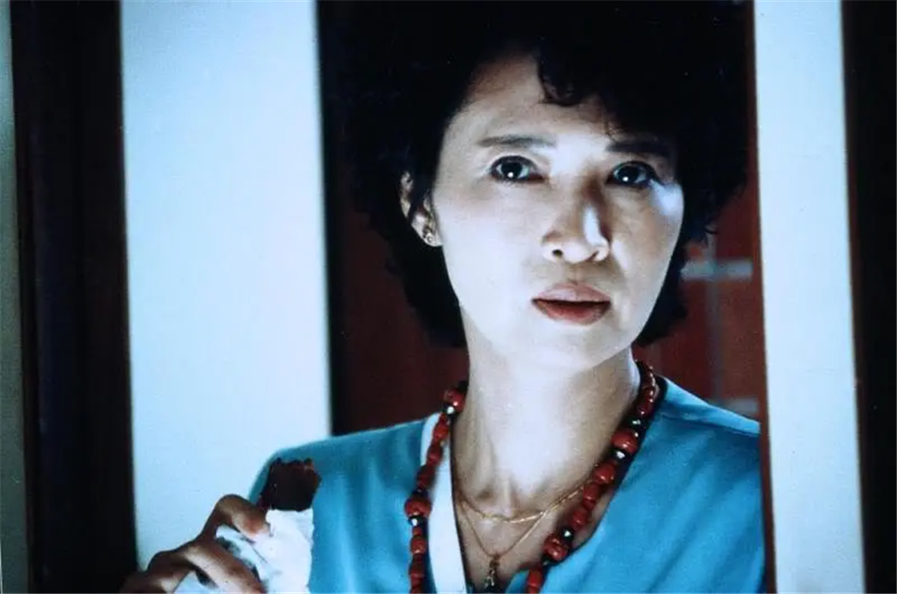 成龙与女演员的荧幕搭档_成龙搭档荧幕演员女演员是谁_成龙搭配过的女演员