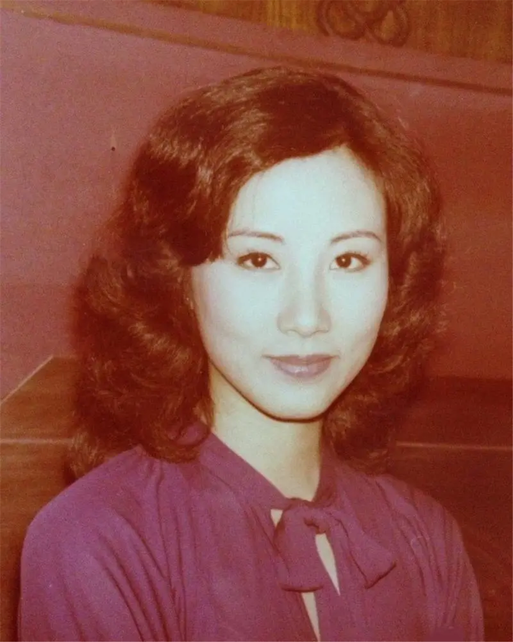 成龙搭档荧幕演员女演员是谁_成龙搭配过的女演员_成龙与女演员的荧幕搭档