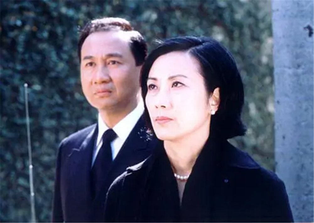 成龙与女演员的荧幕搭档_成龙搭档荧幕演员女演员是谁_成龙搭配过的女演员