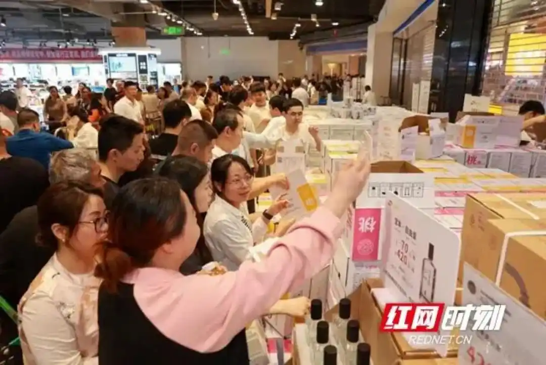 如何做到真正的顾客驱动？胖东来的反思_胖东来老板于东来跳舞_胖东来生活广场和大胖