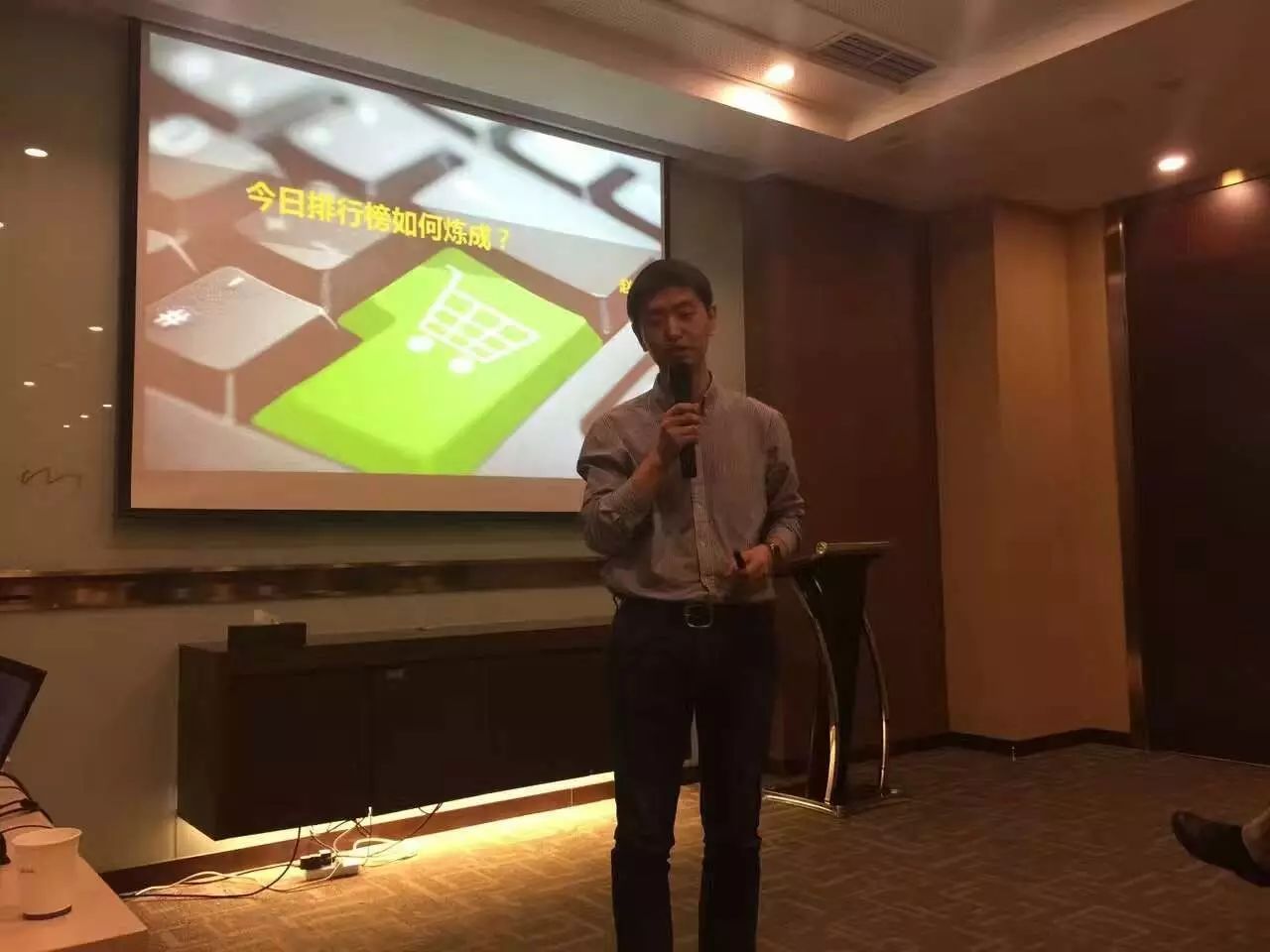 影视明星金巧巧_金巧巧的明星品牌与商业合作_女明星金巧巧