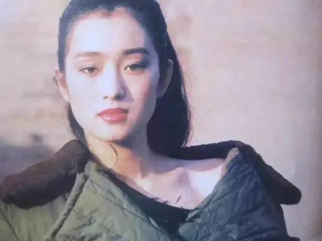 想知道张艺谋和巩俐的事_巩俐与张艺谋：合作与艺术的火花_张艺谋巩俐夫妻相