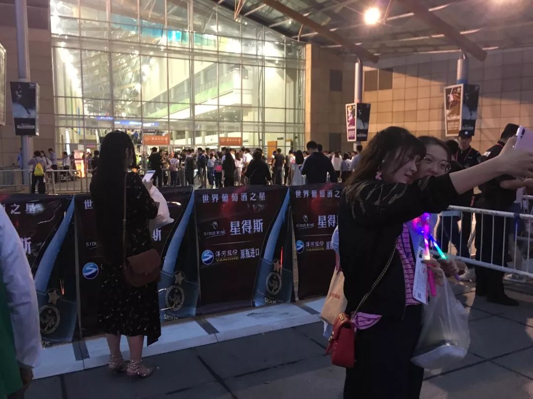 王力宏的经典旋律被年轻一代重新演绎并翻唱_王力宏翻唱的老歌_王力宏翻唱的一首歌