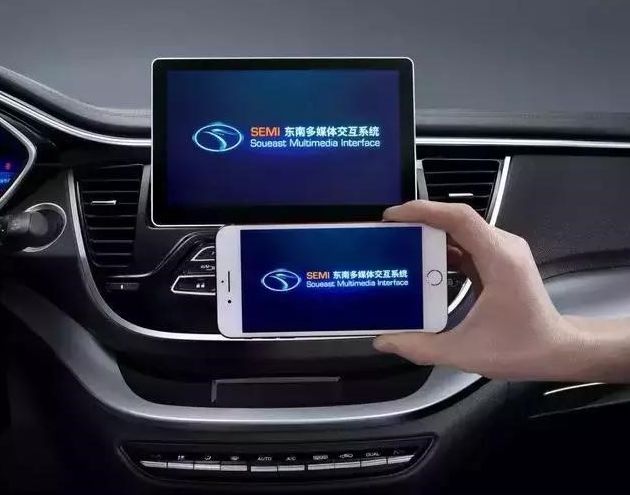 奔驰燃油车_探测奔驰汽车的燃油经济性与环保标准_奔驰燃油宝是什么牌子